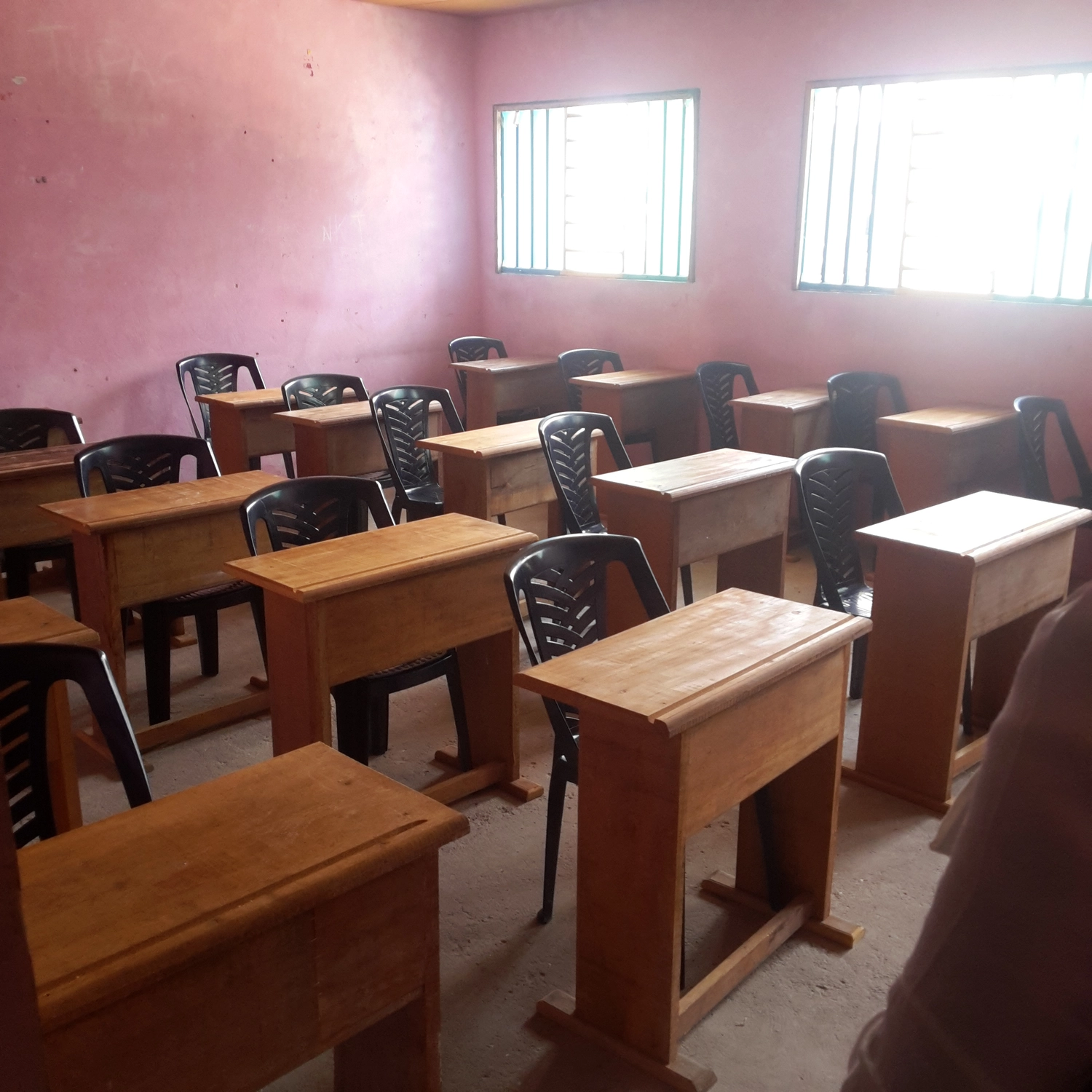 MVFPoor.org - Neues Dach für die Schule in Guinéa Beyla